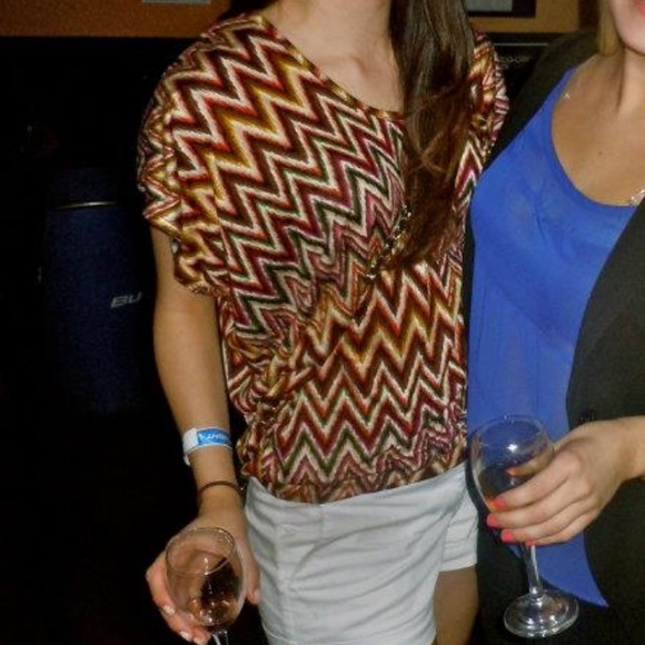 Tribal pattern top - Picture 2 of 2